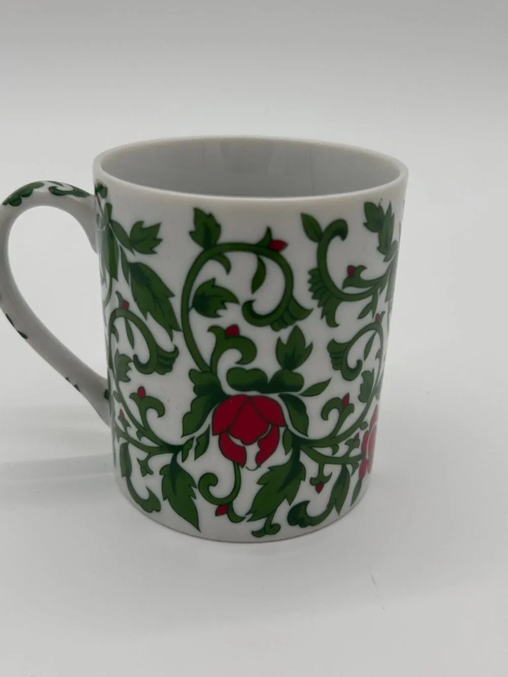 William‎ Sonoma Ceramic Red Floral Green Vines Coffee Mug